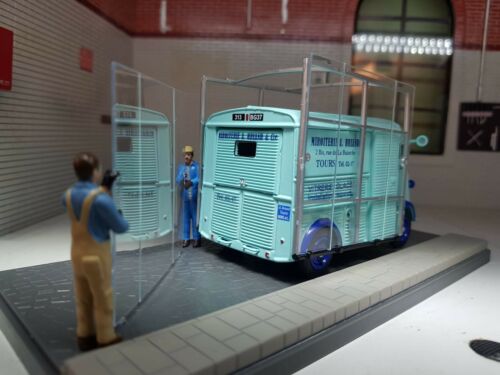Citroen Type H Model Van Glass Delivery Diecast IXO Atlas With Figure 1:43