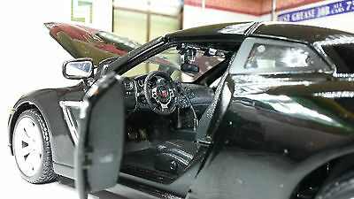 Nissan GT-R R35 3.8 V6 Schwarz 31294 Maisto 1:24