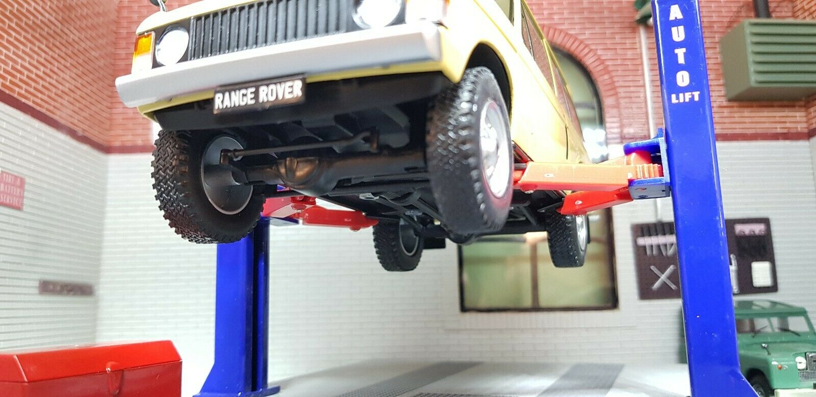 1:24 Garage Diorama 2 Post Hoist Lift Ramp Working Toy G LGB Scale Mod ...