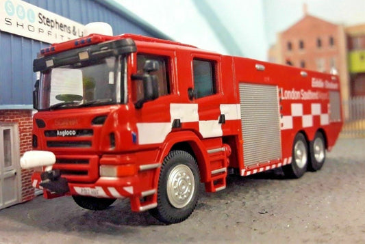 Modèle de moteur de pompiers Scania DC13 Angloco Airport Stobart Crash Rescue 1:76