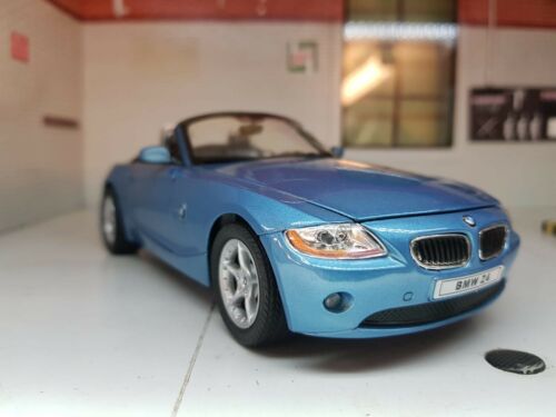 1:24 Scale model BMW Z4 Blue E85 2003 3.0 Detailed Welly Diecast Car