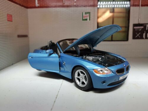 1:24 Scale model BMW Z4 Blue E85 2003 3.0 Detailed Welly Diecast Car