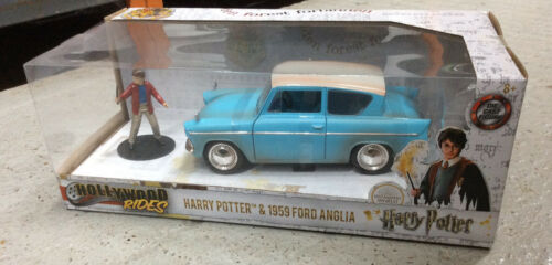 Ford Anglia 1970 105E Weathered Model Car & Harry Potter Figure 31127 Jada 1:24