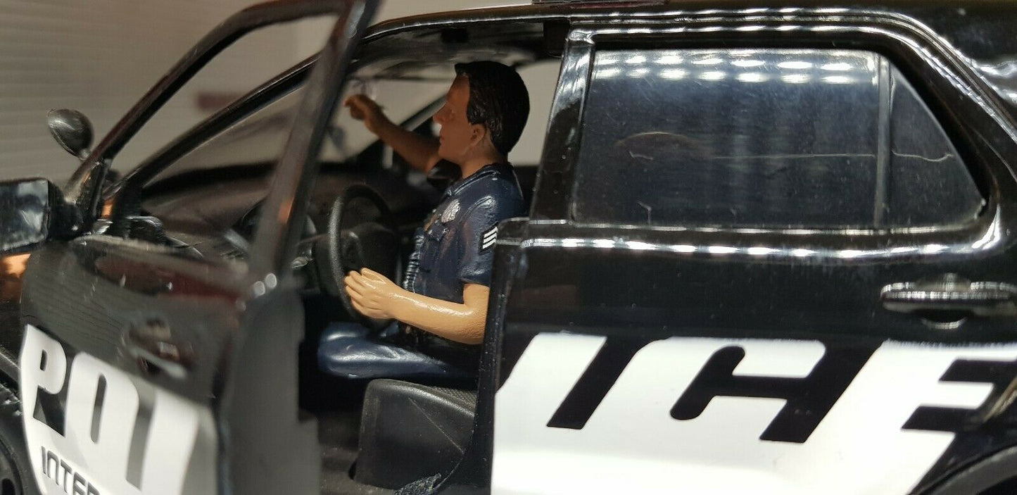 G LGB 1:24 Scale 2x USA Sheriff Traffic Police Highway Patrol Figure Car Diorama
