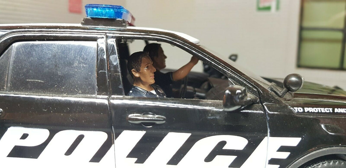 G LGB 1:24 Scale 2x USA Sheriff Traffic Police Highway Patrol Figure Car Diorama