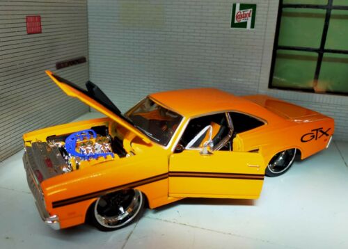Plymouth GTX 1970 Orange Hot Rod abaissé 31016 Maisto 1:24