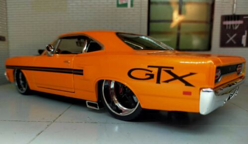 Plymouth GTX 1970 Orange Lowered Hot Rod  31016 Maisto 1:24