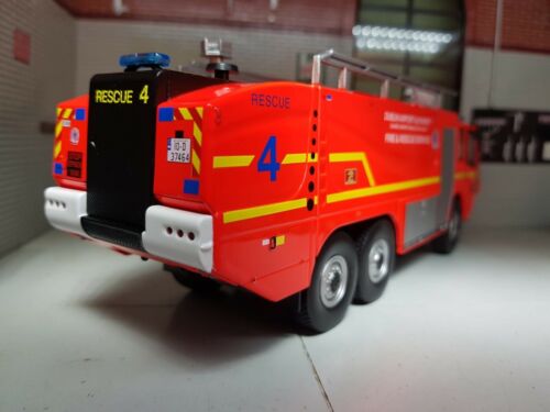 Feuerwehrauto Airport Sentinal 6x6 S3X Sides Dublin 2012 1:43