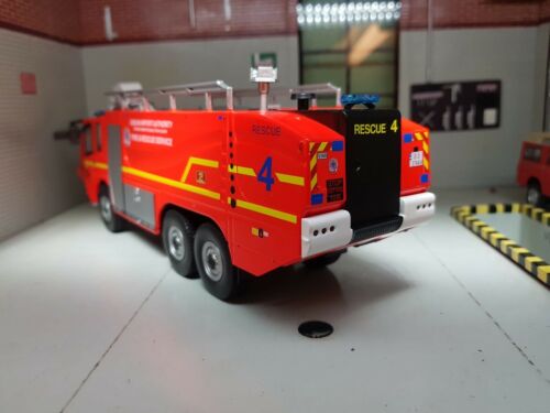 Camion de pompiers Airport Sentinal 6x6 S3X Sides Dublin 2012 1:43