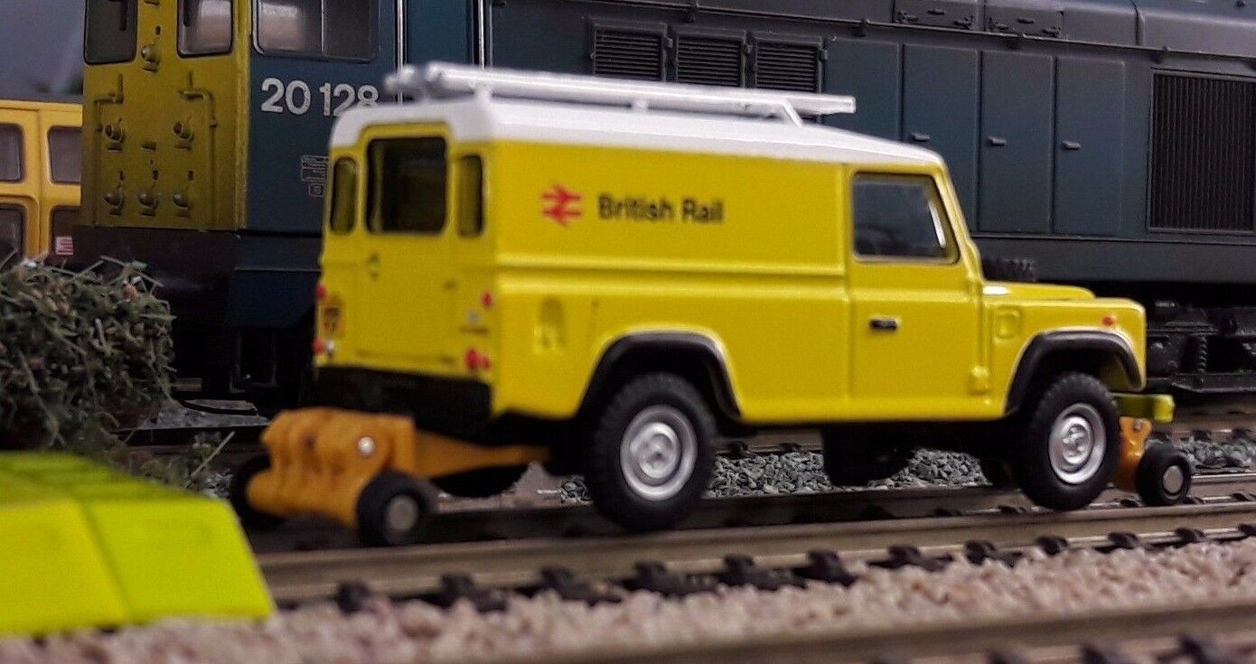 Land Rover Defender 110 BR British Rail Road Railer Réparation Oxford 1:76