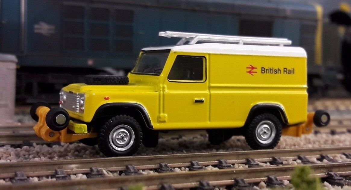 Land Rover Defender 110 BR British Rail Road Railer Repair Oxford 1:76 ...