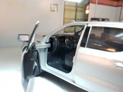 GMC Sierra 1500 SLT Crew Cab Pick Up 2019 Argento Modellino 1:24 MotorMax GMC Sierra 1500 SLT Crew Cab Pick Up 2019 Argento Modellino 1:24 MotorMax