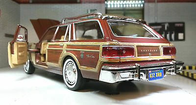 Chrysler 1979 Le Baron Town & Country 73331 Motormax 1:24