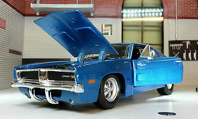 Dodge Charger Bleu R/T 1969 V8 31256 Maisto 1:24/1:25
