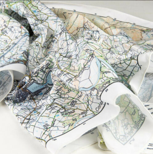 Lake District Central Stofftuch, bedruckte waschbare Karte von Splashmaps