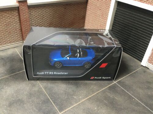 Audi TT RS Roadster Sport Mk3 RV/8S Blau IXO 1:43
