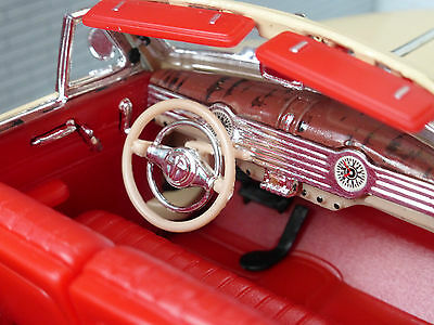Chevrolet 1941 Special Deluxe Cabrio IMPERFECT BOX 22411 Welly 1:24
