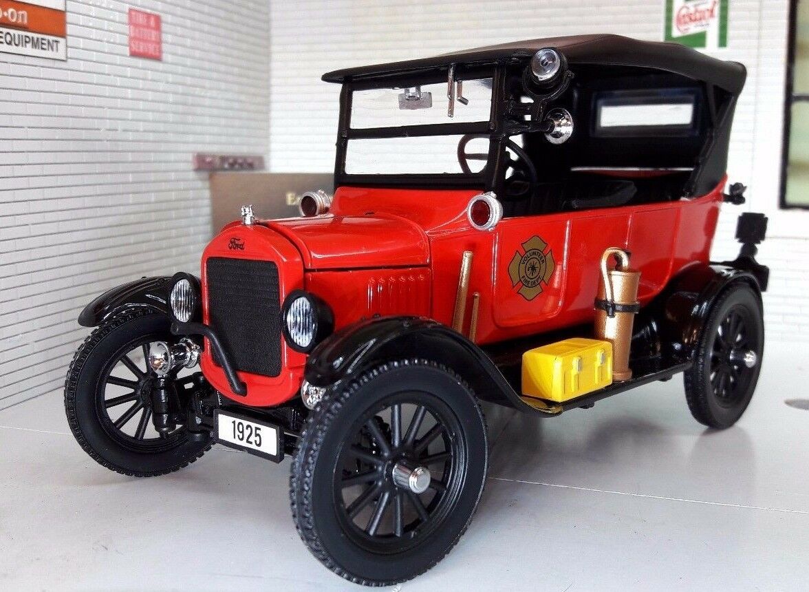 Ford Model T 1925 Fire Engine Sunstar 1:24