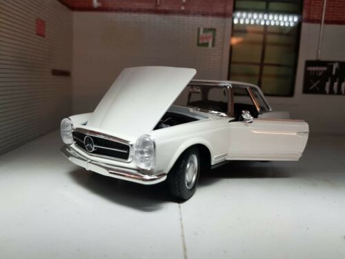 Mercedes Benz 230 SL 1:24 Model Red W113 Coupe 230SL Diecast 1963 Scale