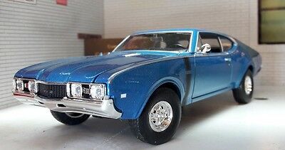 1:24 Oldsmobile 442 Gold 4-4-2 1968 Detailed Welly NEX Diecast Scale Model Car