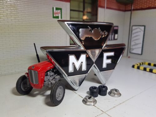 Massey Ferguson MF 35 835 FE35 Tracteur Avant Noir Motif Badge 828136M1