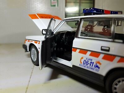 1:24 Volvo 240 Police danois danemark DL GL 1986 Welly moulé sous pression modèle de voiture