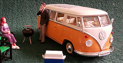 Detailliertes Modell aus Druckguss im Maßstab 1:24 des VW Bay T1 Split Screen Wohnheim-Wohnmobil