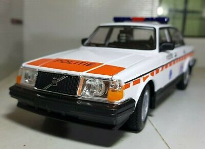1:24 Volvo 240 Police norvège norvégien DL GL 1986 Welly moulé sous pression modèle de voiture