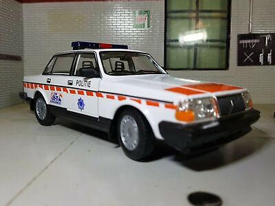 1:24 Volvo 240 Police Norwegen Norwegischer DL GL 1986 Welly Druckguss-Modellauto