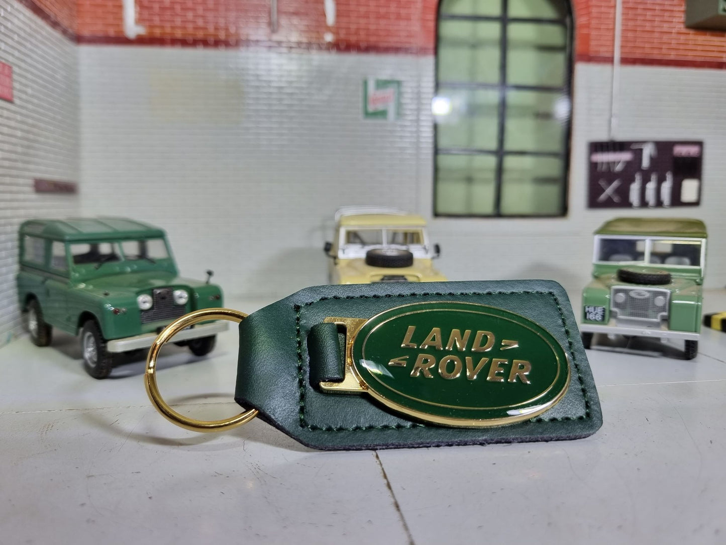 Porte-clés en cuir vert/or émaillé de qualité Land Rover 