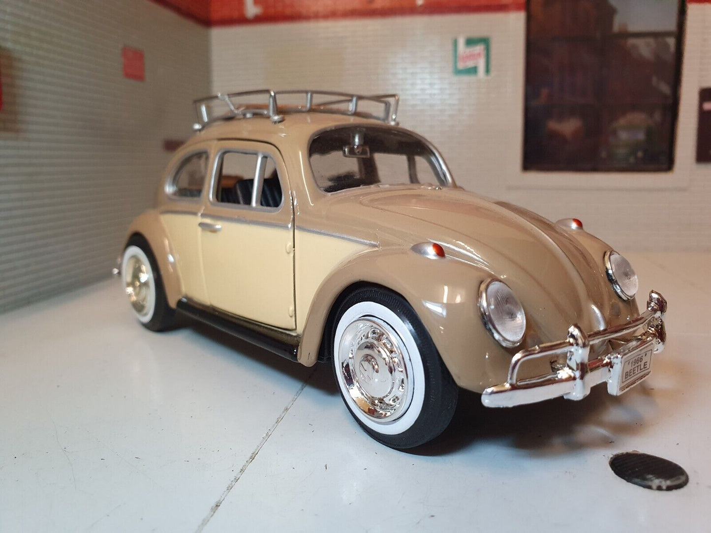 Volkswagen 1966 Beetle 1300 avec galerie de toit 79559 Motormax 1:24