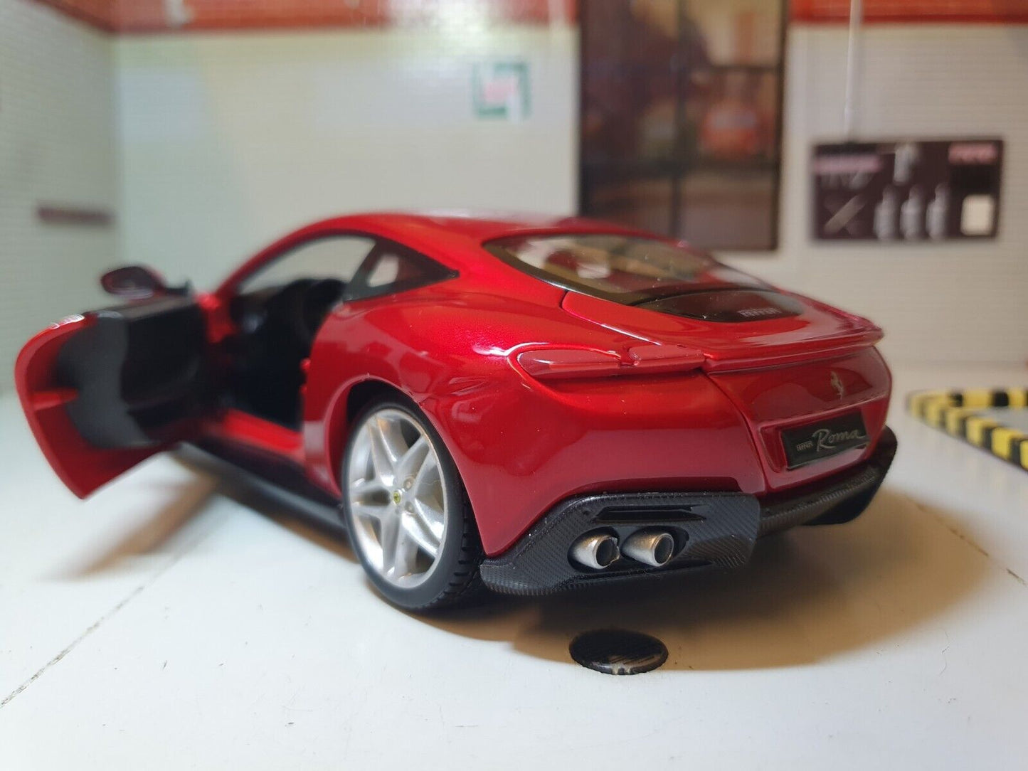 Modellino Auto Bburago 1/18 Race&Play Ferrari SF90 XX Stradale Arctic White | Motorsport Maranello Modellino Auto Bburago 1/18 Race&Play Ferrari SF90 XX Stradale Arctic White | Motorsport Maranello